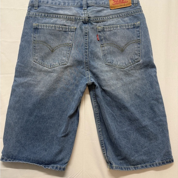 Levi's 505 Regular Fit Denim Shorts for women, size 16 Regular W28. - Picture 4 of 4